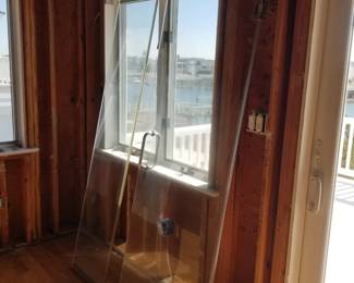 Glass shower doors