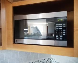 GE microwave oven