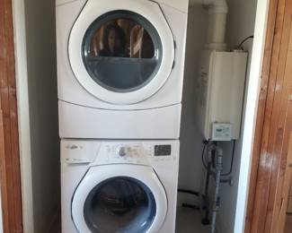 Whirlpool Duet washeing machine & dryer