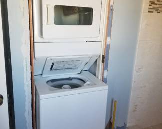 Apartment size washer-dryer combo
