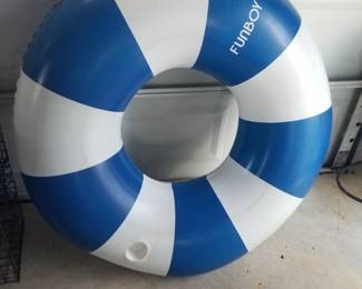 Large inflatable 