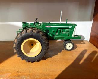 Oliver 880 Toy Tractor