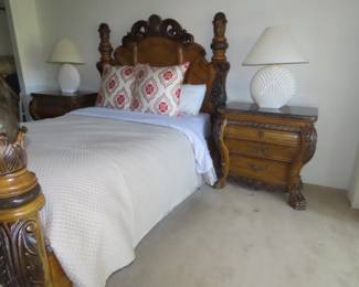 Queen size adjustable bed.