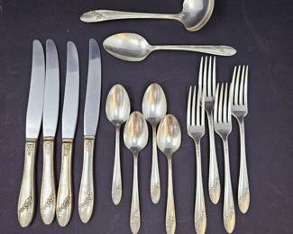 Oneida Queen Bess II Silverplate Flatware Set – 14 Pieces (4 Place Settings)