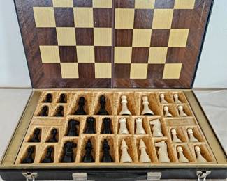 Vintage Chess Set in Carrying Case Folding Board Complete