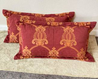 Pair of King Flanged Pillow Shams
