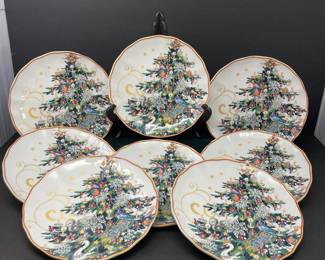 - Set of 8 Williams Sonoma Christmas Dessert Plates, 8.5-inch Diameter