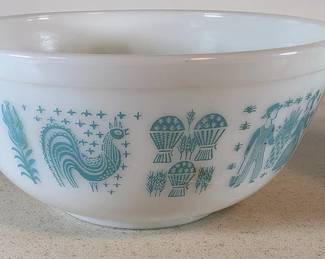 Pyrex Butterprint mixing bowl