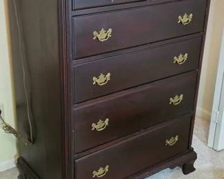 Vintage mahogany chest of drawers