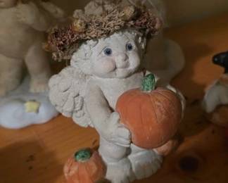 Many vintage Dreamsicles figurines