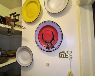 Enamel plates 