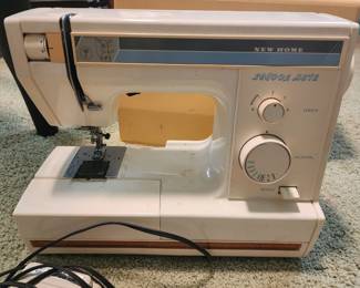 Portable sewing machine 