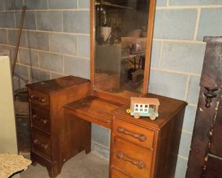 Dresser with mirror 