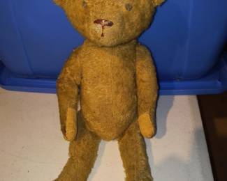 Early teddy bear 