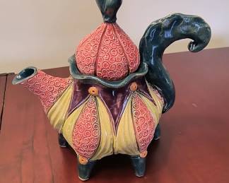 Pottery teapot 
