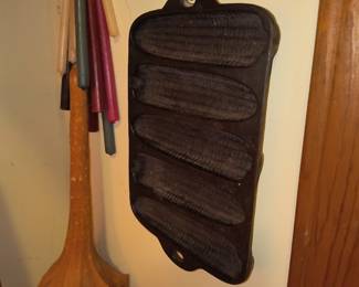 Cast iron cornbread pan
