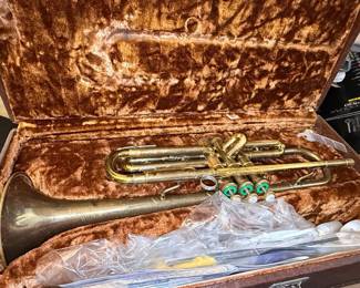 Vintage F.E. Olds Ambassador Cornet in Case