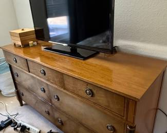 Vintage Drexel Heritage Palazzo Mahogany Dresser