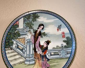 Set of Three Imperial Jingdezhen "Beauties of the Red Mansion" Porcelain Plates