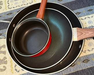 Non-stick Frying Pan and Saucepan Set