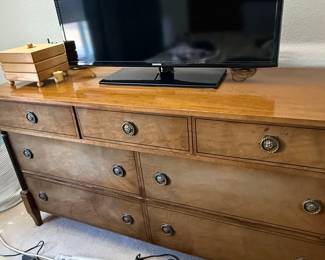 Vintage Drexel Heritage Palazzo Mahogany Dresser