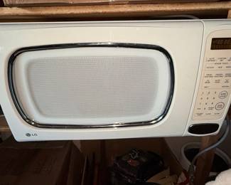 LG LRM1260SW White Countertop Microwave Oven