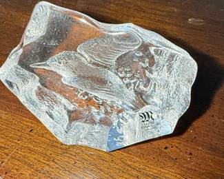 Mats Jonasson Målerås Crystal Paperweight with Birds in Flight