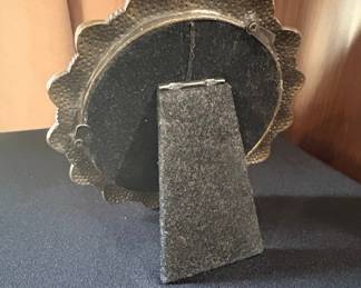 Vintage Heart-Shaped Filigree Photo Frame