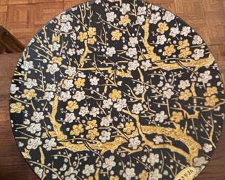 Pair of Japanese Maki-e Lacquerware Plates with Cherry Blossom Design