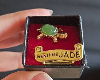 Vintage Winard 12k Gold Fill Jade Turtle Brooch