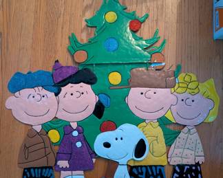 Peanuts Christmas metal yard decoration