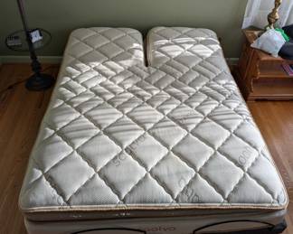 Saatva Solaire full bed with split mattress. 