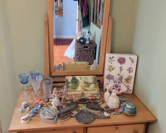 Gorgeous celluloid jewelry box