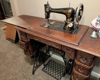 Singer pedal machine