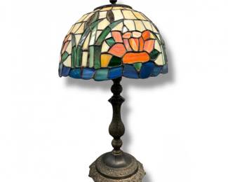35 TiffanyStyleStainedGlassLampOrangeBlossomGreenLeaf