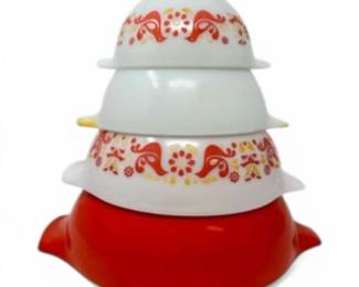 161 Setof4PyrexMixingBowlsFriendshipPatternMilkGlassRed