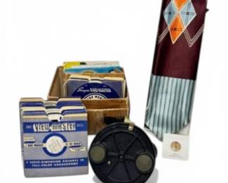 158 VintageViewMasterReelsViewerWideNecktie10YearJostensPin