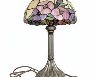 Stained Glass Table Lamp with Floral Motif