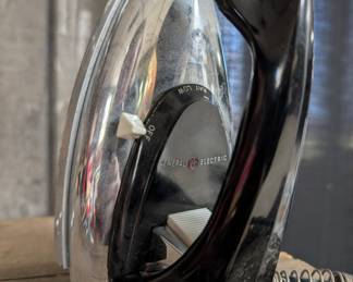 General Electric "The Spatula" Steam and Dry Iron