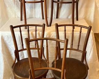 Set of Five Vintage Wood Dining Chairs Classic Spindle Back Design