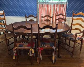 Dining Table with Leaf and 7 Chairs (2 Arm Chairs)
