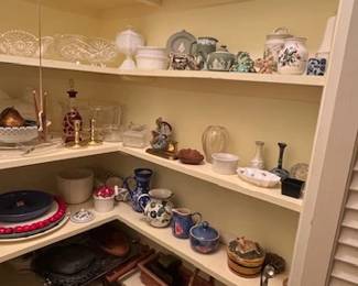 Miscellaneous serving pieces  