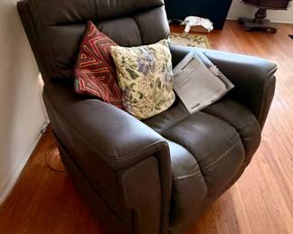 Vivalift Ultra with Heat and message, less than 1 year old