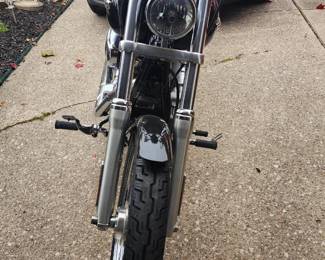 Front view (windshield is not attached but does come with bike)