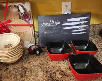 Holiday charcuterie set, knife set, red square bowls