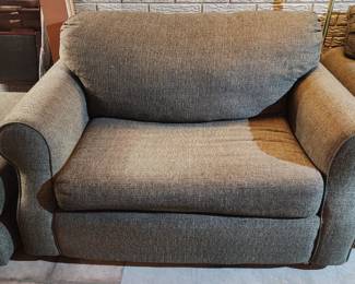 Single size sleeper /oversized chair