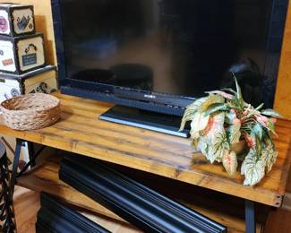 Sony 35 in television
