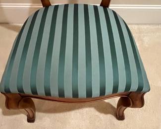 R1 - $1,450. Henredon Table with 6 Chairs. 2 Captains chairs / 4 regulars. Table Measures 76.5" x 44" x 30" tall.  2 leaves - Each leaf adds 20". Has table pads. 