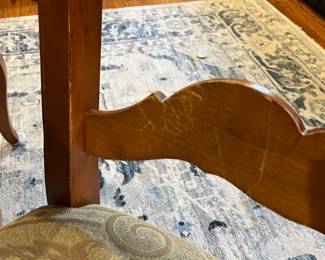 R114 - $450. Ethan Allen Table & Chairs. Measures 56" round x 30" tall. Has 1 leaf that adds 20". Table is very sturdy and in very good condition. Chairs have been heavily used and need reupholstered / tightened up. 