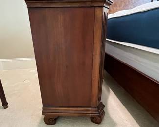 R100 - $550 - PAIR of Ethan Allen, Tuscany 3 Drawer Nightstands. Each measures 33.5" x 18" x 30" tall. All drawers slide. Minor surface marks - overall very good condition!
